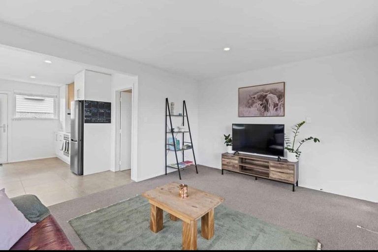 Photo of property in 1/82 Holly Road, St Albans, Christchurch, 8014