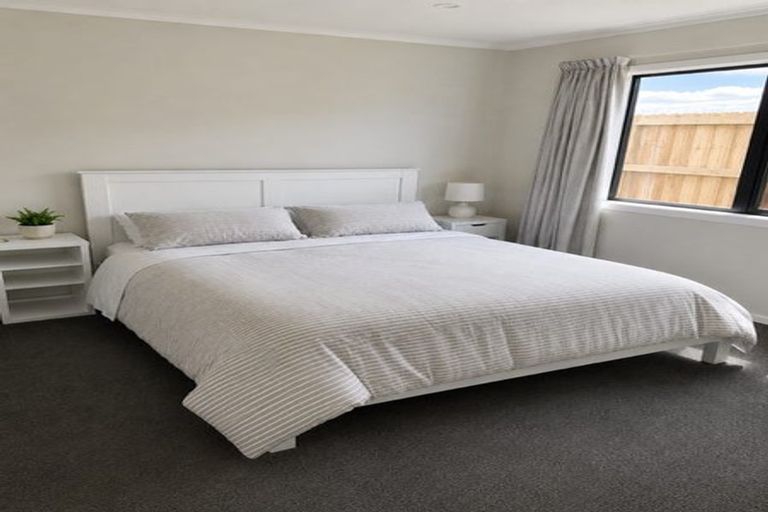 Photo of property in 37 Grovedale Square, Wainuiomata, Lower Hutt, 5014
