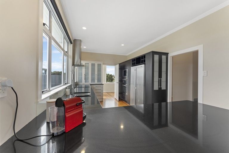 Photo of property in 2 Kapiti Terrace, Castlecliff, Whanganui, 4501