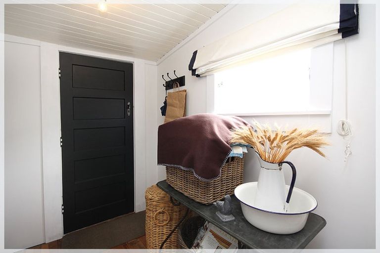 Photo of property in 28 Shortt Street, Foxton Beach, Foxton, 4815