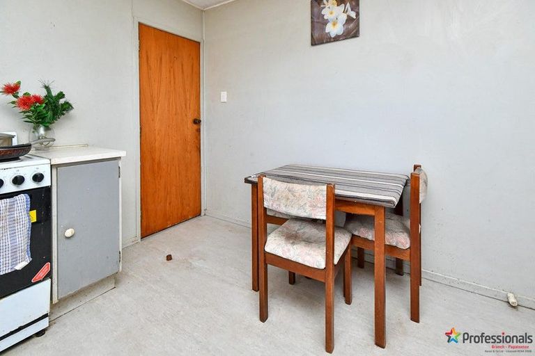 Photo of property in 2/95 Motatau Road, Papatoetoe, Auckland, 2025