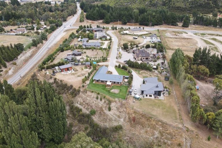 Photo of property in 17 Balneaves Lane, Albert Town, Wanaka, 9382