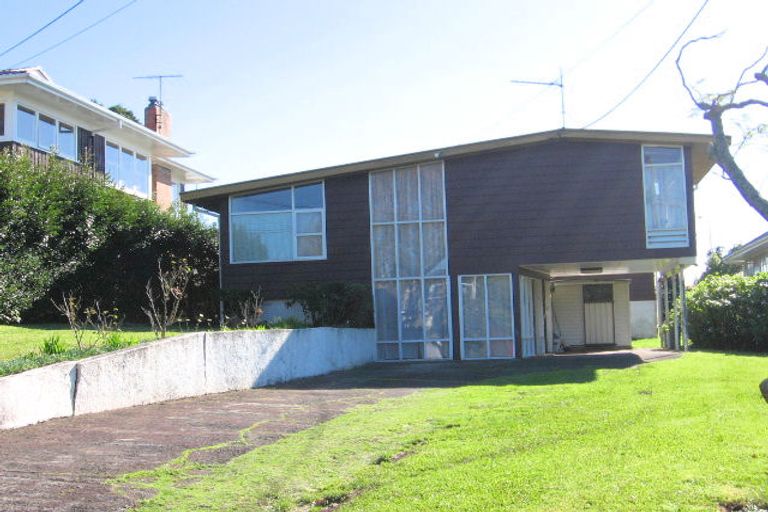 Photo of property in 6 Alwyn Avenue, Te Atatu South, Auckland, 0610