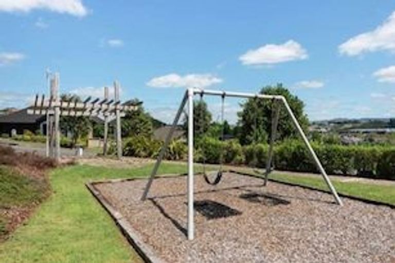 Photo of property in 23 Caldera Crescent, Pyes Pa, Tauranga, 3112