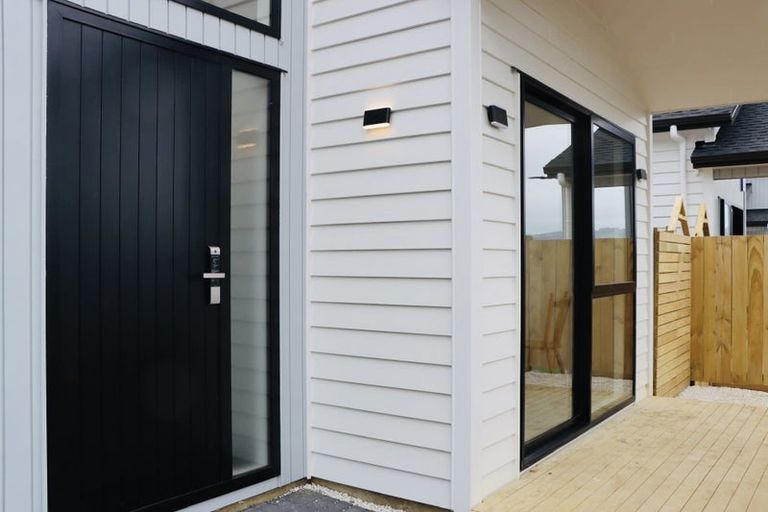 Photo of property in 17 Cronshaw Road, Karaka, Papakura, 2113