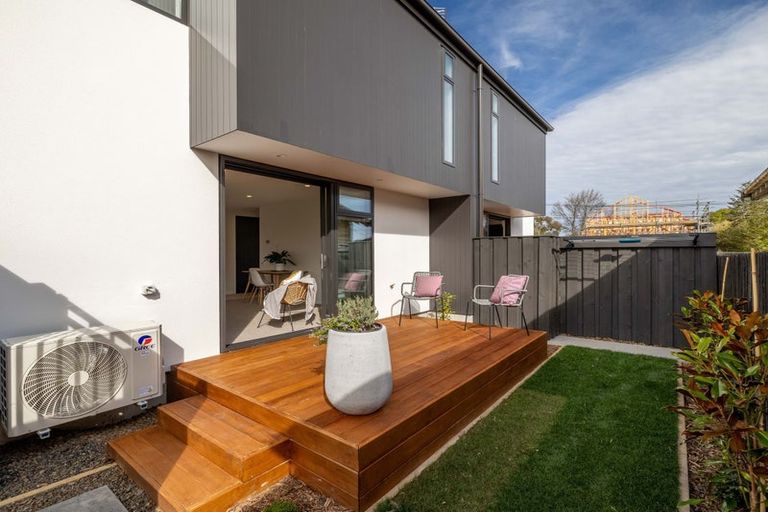 Photo of property in 2/33 Wyon Street, Linwood, Christchurch, 8062