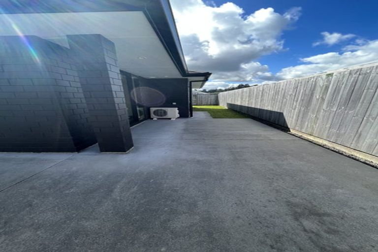Photo of property in 92 Pakanga Grove, Pyes Pa, Tauranga, 3112