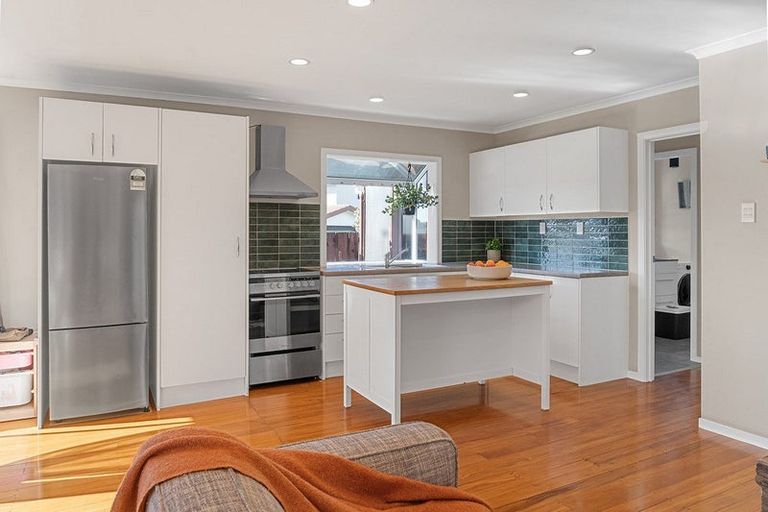 Photo of property in 169 Welcome Bay Road, Welcome Bay, Tauranga, 3112