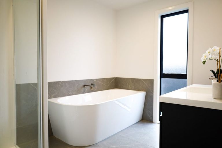 Photo of property in 9 Samuel Place, Terrace End, Palmerston North, 4410