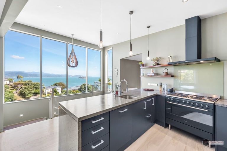 Photo of property in 4 Singers Road, Korokoro, Lower Hutt, 5012