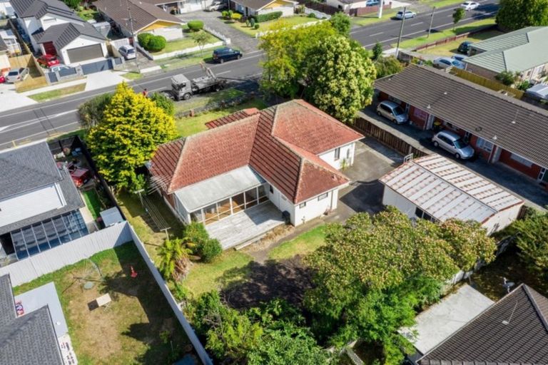 Photo of property in 13 Birdwood Avenue, Papatoetoe, Auckland, 2025