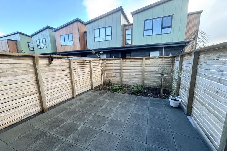 Photo of property in 9/7 Johnston Grove, Taita, Lower Hutt, 5011