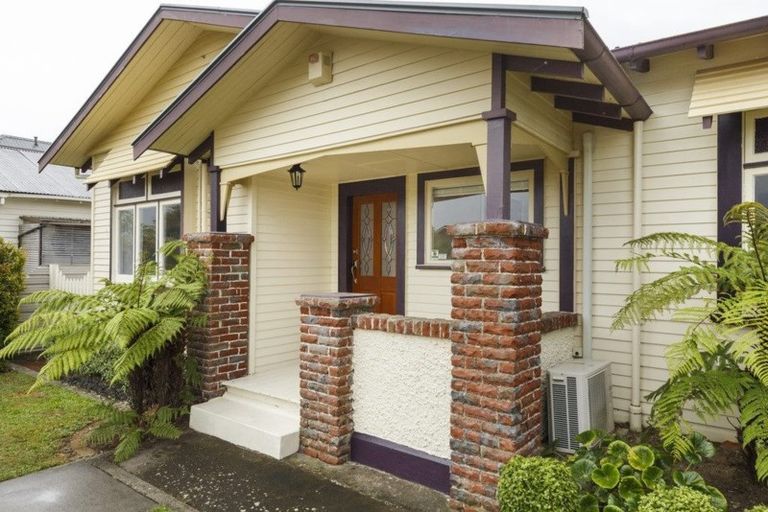 Photo of property in 17 Chelwood Street, Takaro, Palmerston North, 4412
