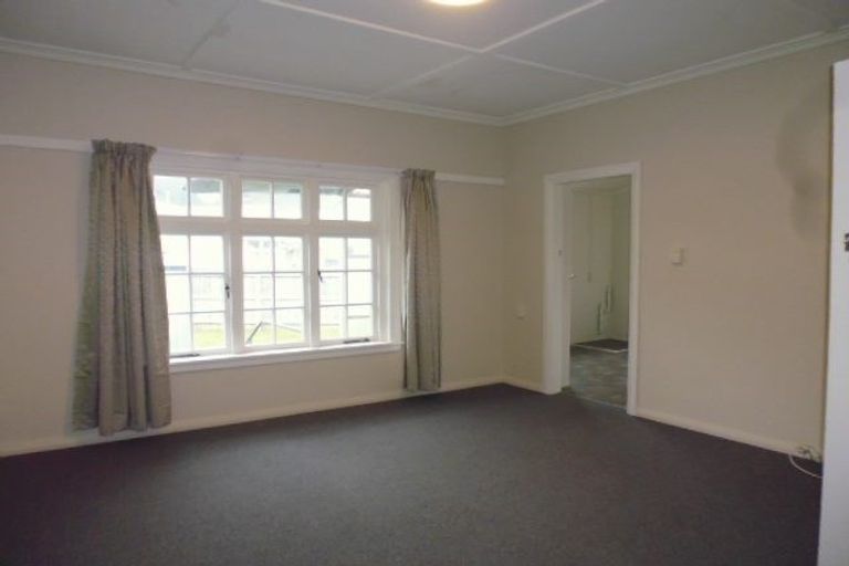 Photo of property in 83 Cambridge Terrace, Waterloo, Lower Hutt, 5011