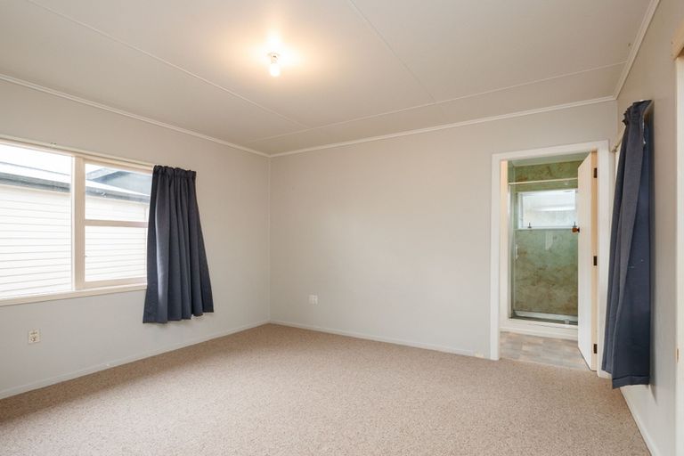 Photo of property in 5 Parkland Crescent, Terrace End, Palmerston North, 4410