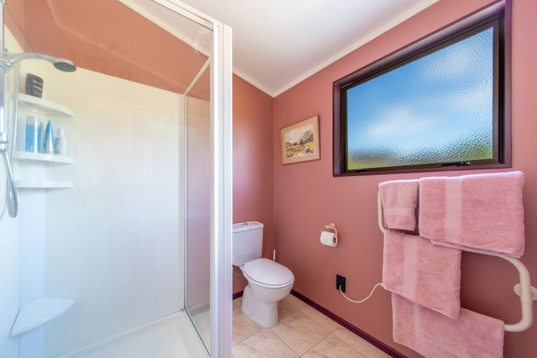 Photo of property in 64 Arahiwi Rise, Pataua South, Onerahi, 0192