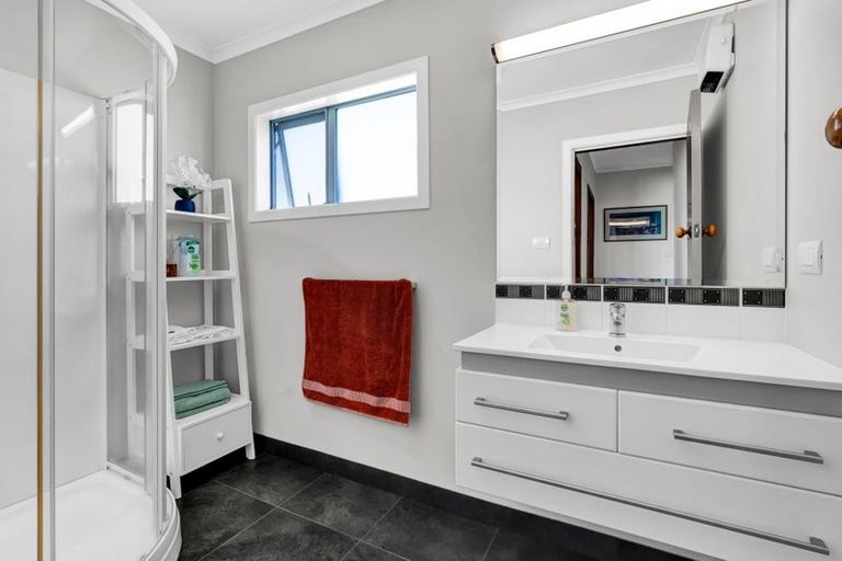 Photo of property in 563 Mangorei Road, Mangorei, New Plymouth, 4371