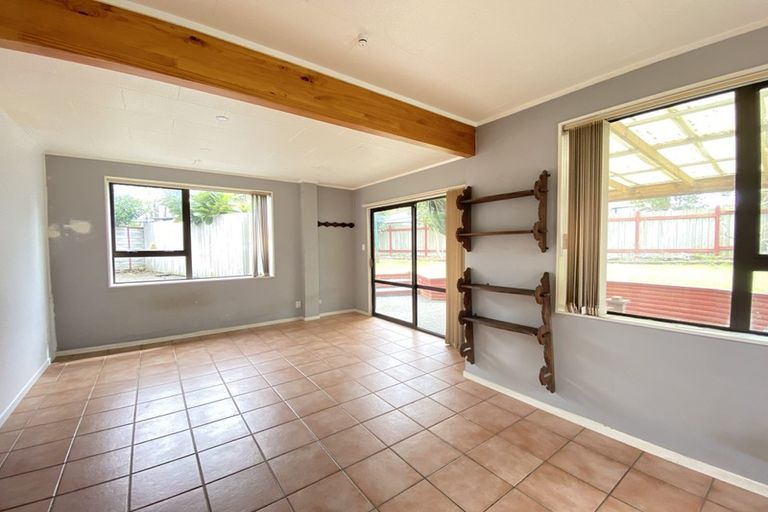 Photo of property in 19 Sunningdale Street, Wattle Downs, Auckland, 2103