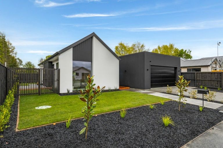Photo of property in 62 Flaxmill Road, Harewood, 8051
