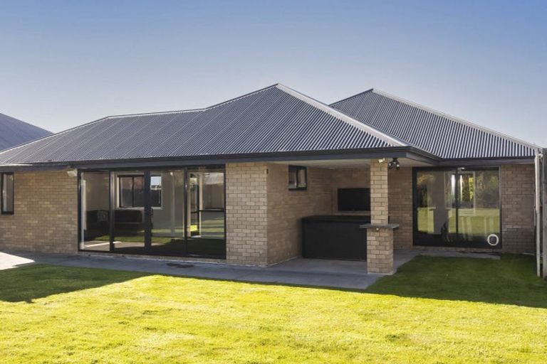 Photo of property in 60 Luxembourg Crescent, Halswell, Christchurch, 8025