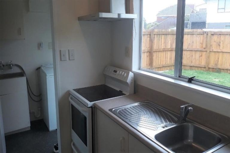 Photo of property in 28 Kaikoura Street, Maupuia, Wellington, 6022