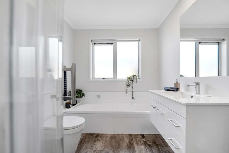 Photo of property in 46 Union Drive, Papamoa, 3118