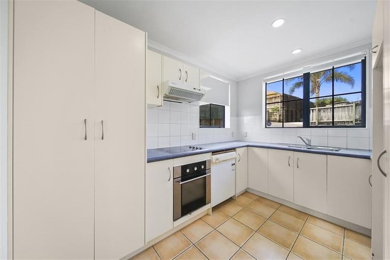 Photo of property in 14 Frederick Reece Drive, The Gardens, Auckland, 2105