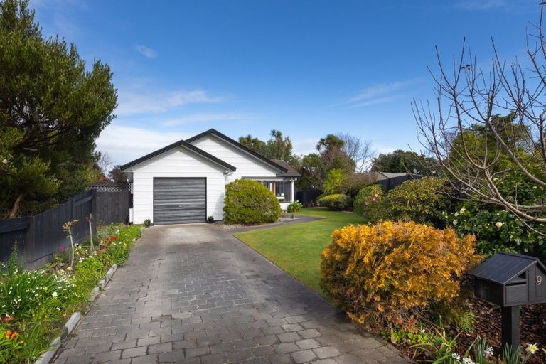 Photo of property in 9 Delta Place, Milson, Palmerston North, 4414