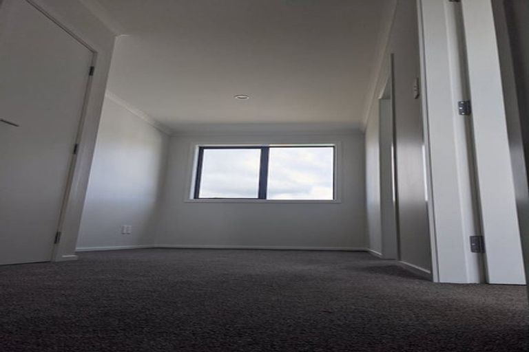 Photo of property in 1b Breakwater Way, Whitby, Porirua, 5024
