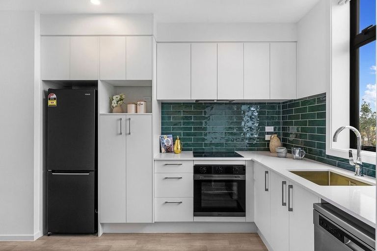 Photo of property in 23 Raukohekohe Road, Wiri, Auckland, 2104
