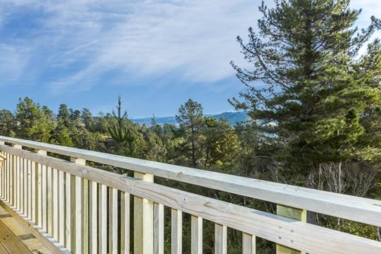 Photo of property in 50 Mount Marua Way, Timberlea, Upper Hutt, 5018