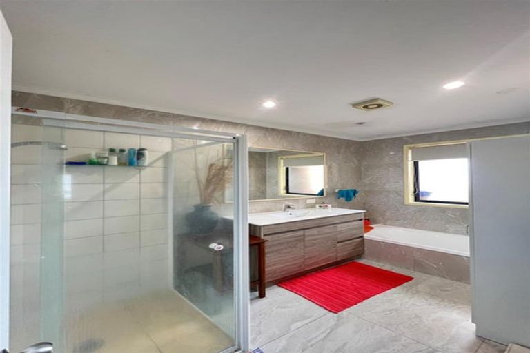 Photo of property in 5 Senator Drive, Manurewa, Auckland, 2105