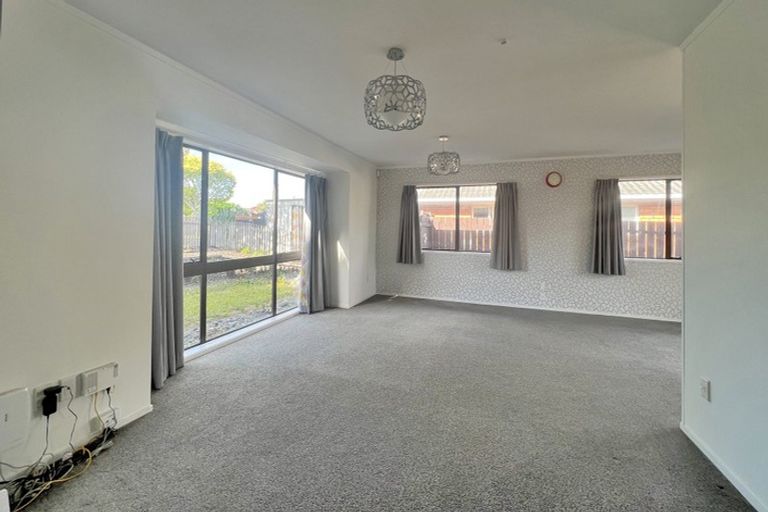 Photo of property in 1/25 Millhouse Drive, Northpark, Auckland, 2013