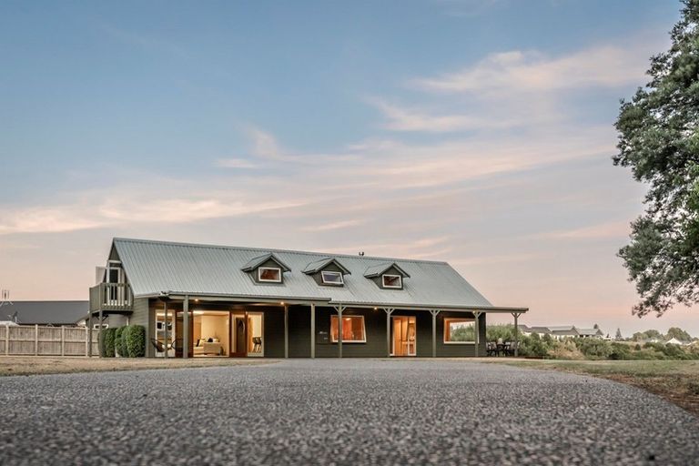 Photo of property in 2/35 Silverwood Lane, Leamington, Cambridge, 3495