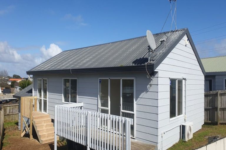 Photo of property in 1/43 Solveig Place, Randwick Park, Auckland, 2105