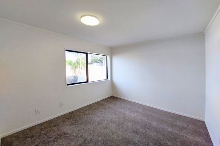 Photo of property in 1/262 Bucklands Beach Road, Bucklands Beach, Auckland, 2012