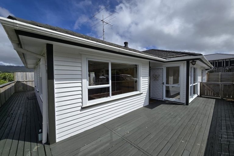 Photo of property in 21 Olivia Crescent, Tawa, Wellington, 5028