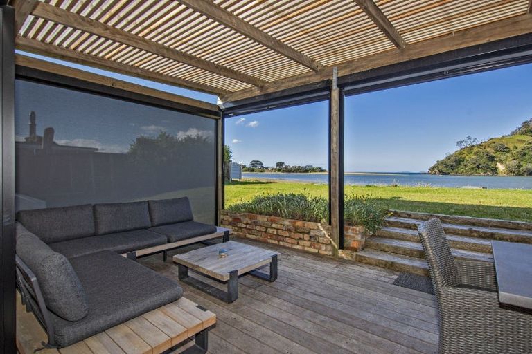 Photo of property in 858 Pataua South Road, Pataua South, Onerahi, 0192