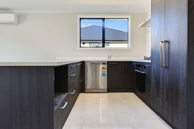 Photo of property in 10 Houpara Place, Papamoa, 3118