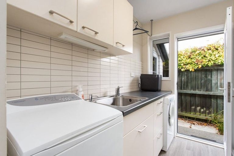 Photo of property in 2/7 Kelson Lane, Ilam, Christchurch, 8041