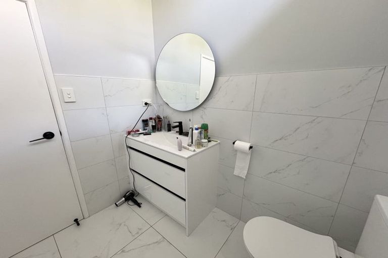 Photo of property in 77 Avonleigh Road, Green Bay, Auckland, 0604