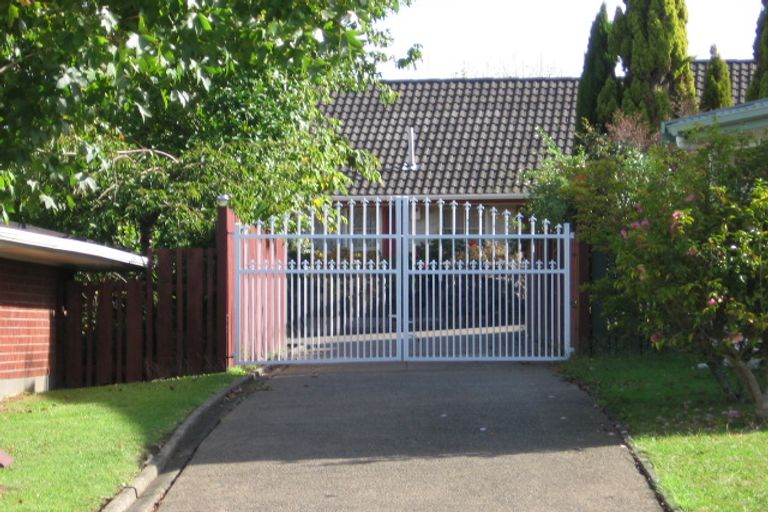 Photo of property in 31 Luton Avenue, Sunnyhills, Auckland, 2010