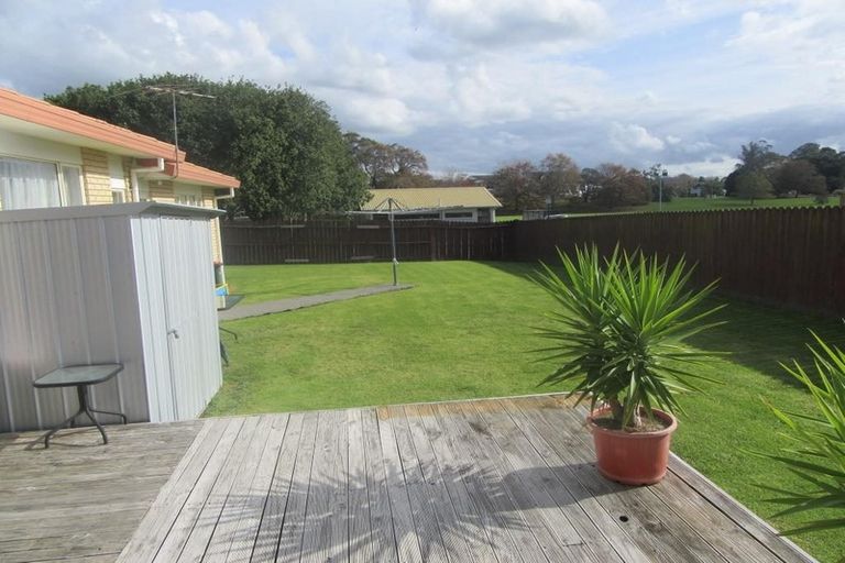 Photo of property in 31 Ray Small Drive, Papakura, 2110