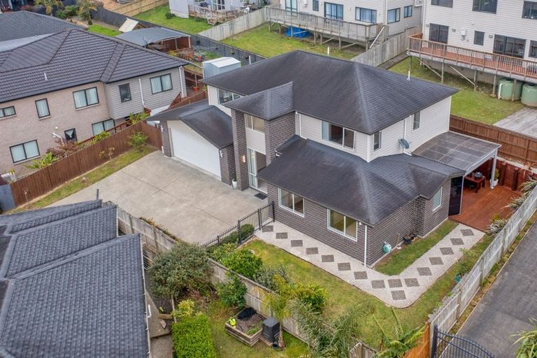 Photo of property in 11 San Casello Rise, Henderson, Auckland, 0612