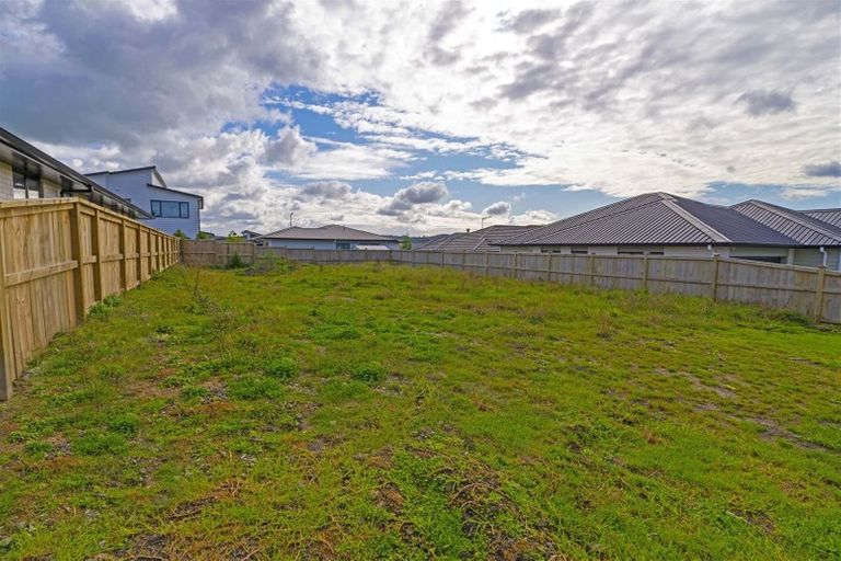 Photo of property in 43 Nobilo Road, Kumeu, 0810