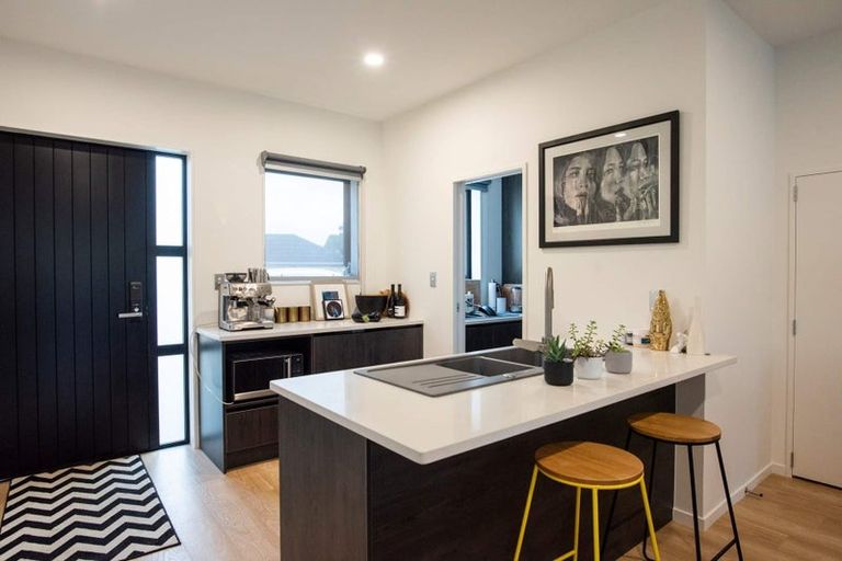 Photo of property in 19 Waru Lane, Te Atatu Peninsula, Auckland, 0610