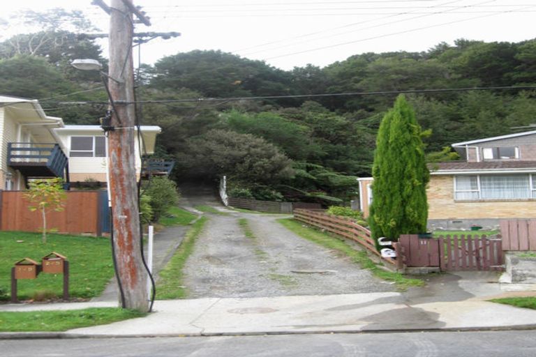 Photo of property in 9b Lowry Crescent, Stokes Valley, Lower Hutt, 5019