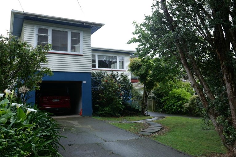 Photo of property in 82 Severn Street, Island Bay, Wellington, 6023