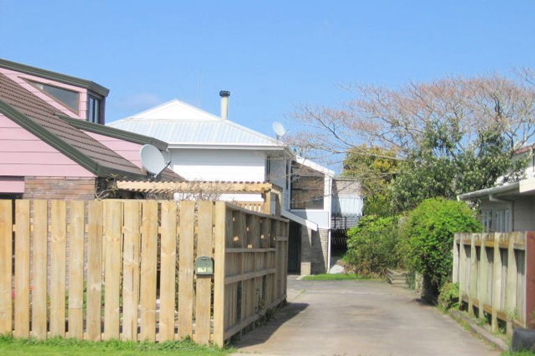 Photo of property in 12b Simpson Road, Papamoa Beach, Papamoa, 3118