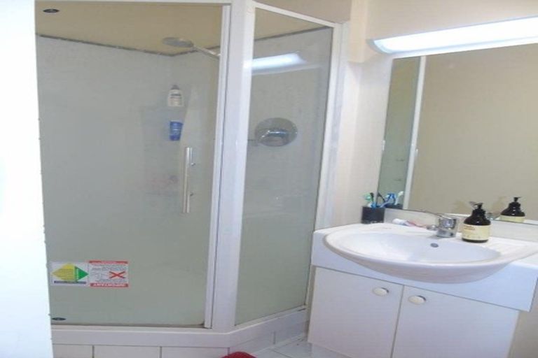 Photo of property in Terrace Tower Apartments, 6c/126 The Terrace, Wellington Central, Wellington, 6011